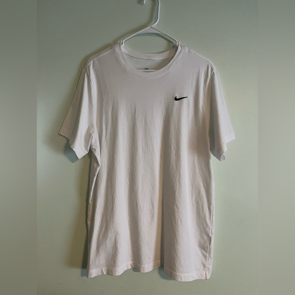 Nike Tee Size L.